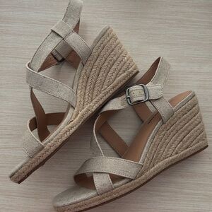 NEW Lucky Brand wedge sandals size 7.5